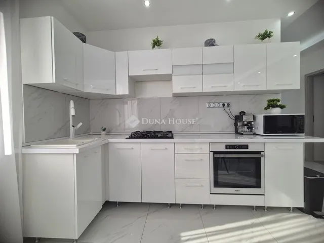 Eladó ház Budapest III. kerület 100 nm