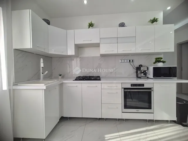 Eladó ház Budapest III. kerület 100 nm