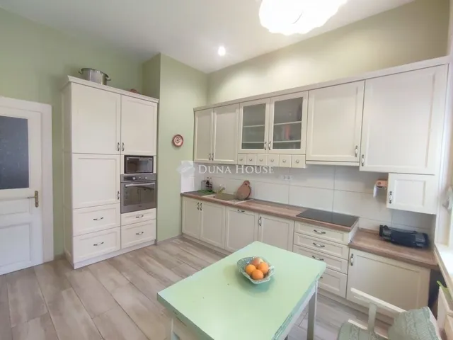 Eladó ház Kecskemét 190 nm