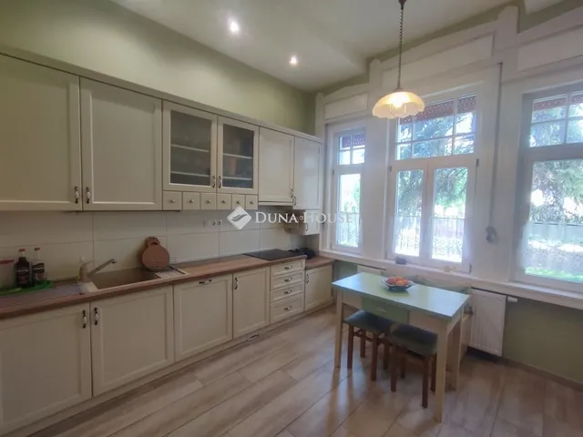 Eladó ház Kecskemét 190 nm