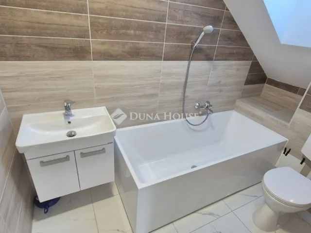 Eladó ház Ballószög 185 nm