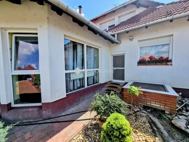 Eladó ház Kiskőrös 300 nm