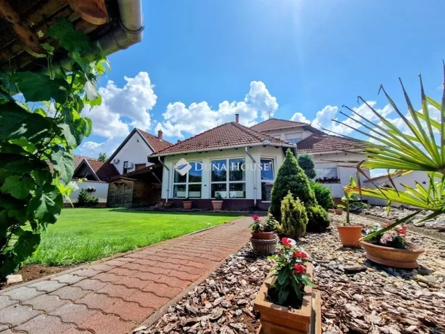 Eladó ház Kiskőrös 300 nm