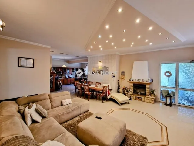 Eladó ház Kiskőrös 300 nm