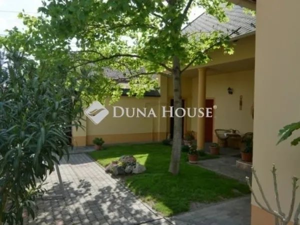 Eladó ház Kiskunfélegyháza 184 nm