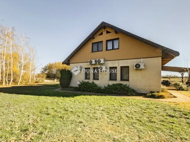 Eladó ház Kecskemét 236 nm