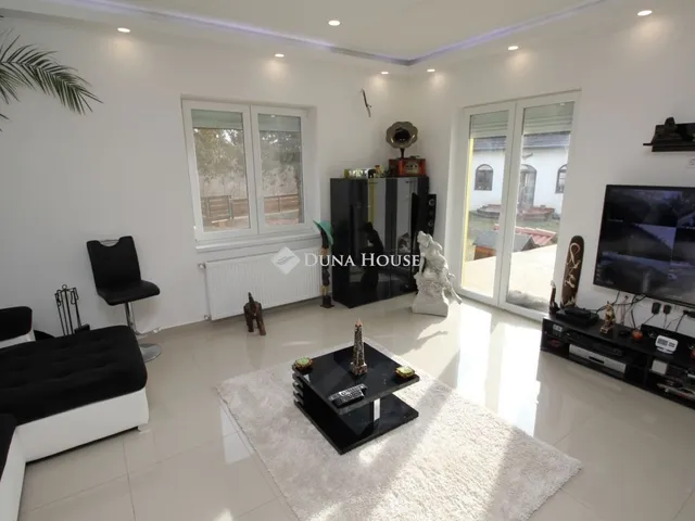 Eladó mezőgazdasági ingatlan Kunadacs 400 nm