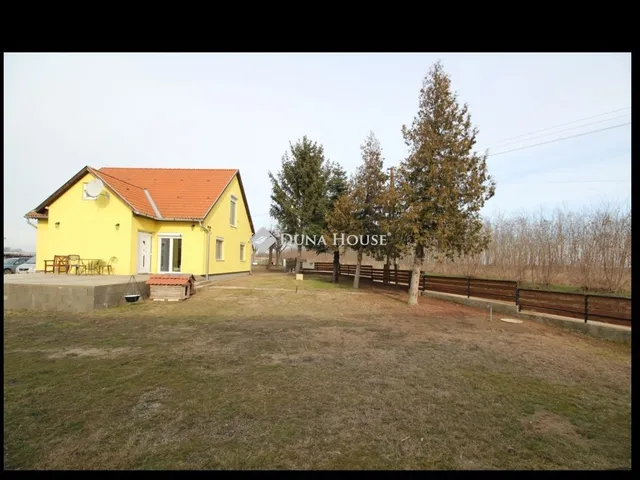 Eladó mezőgazdasági ingatlan Kunadacs 400 nm