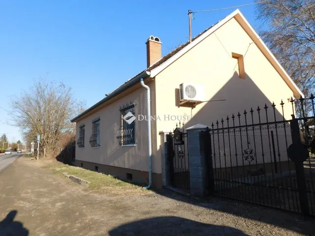 Eladó ház Helvécia 584 nm