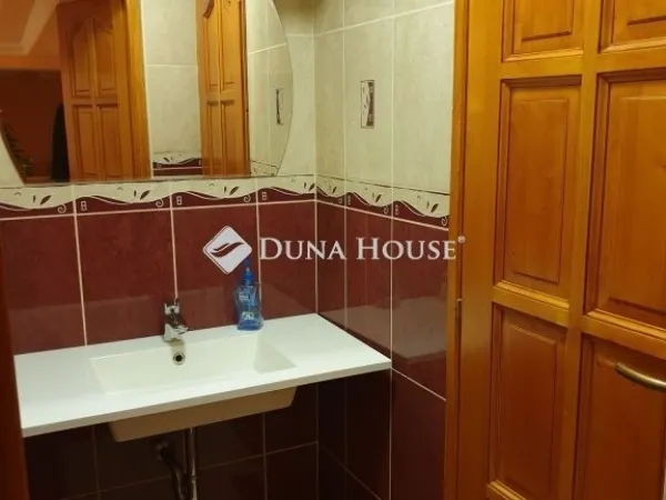 Eladó kereskedelmi és ipari ingatlan Kecskemét 132 nm