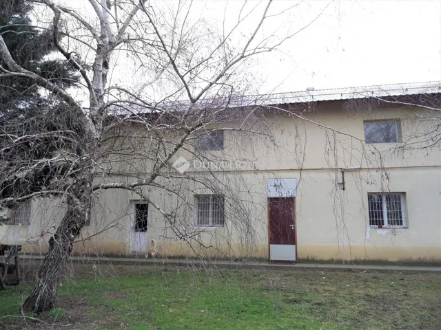 Eladó kereskedelmi és ipari ingatlan Lajosmizse 434 nm