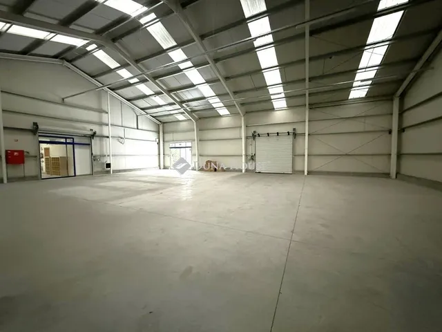 Eladó kereskedelmi és ipari ingatlan Kecskemét 550 nm