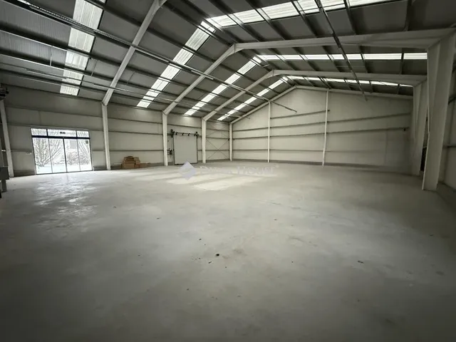 Eladó kereskedelmi és ipari ingatlan Kecskemét 550 nm