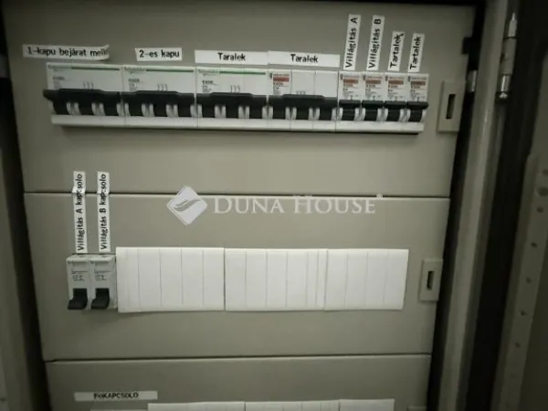 Eladó kereskedelmi és ipari ingatlan Kecskemét 550 nm