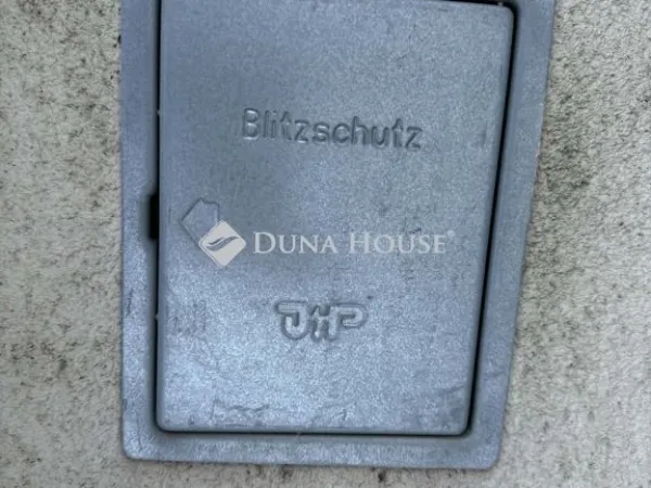 Eladó kereskedelmi és ipari ingatlan Kecskemét 550 nm