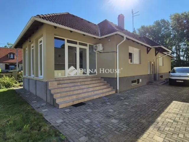 Eladó ház Kecskemét 260 nm