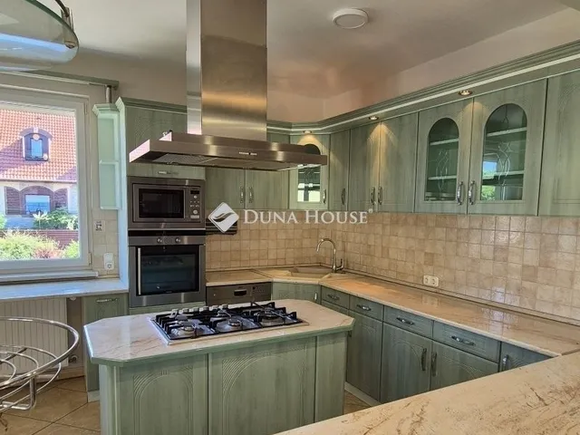 Eladó ház Kecskemét 260 nm