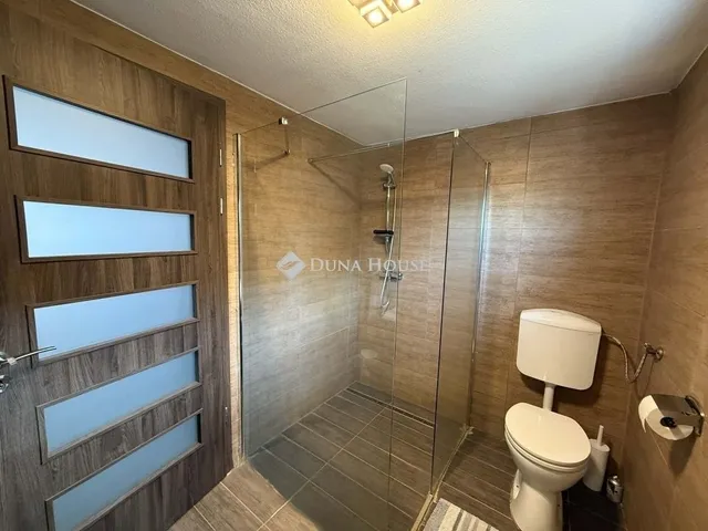 Eladó ház Inárcs 293 nm