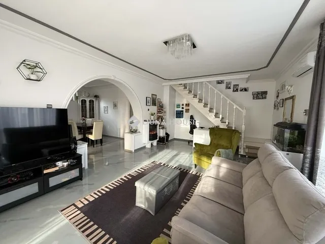 Eladó ház Inárcs 293 nm