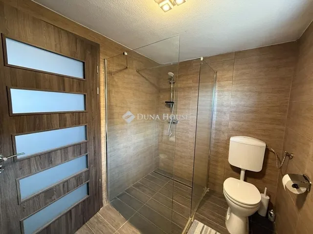 Eladó ház Inárcs 293 nm