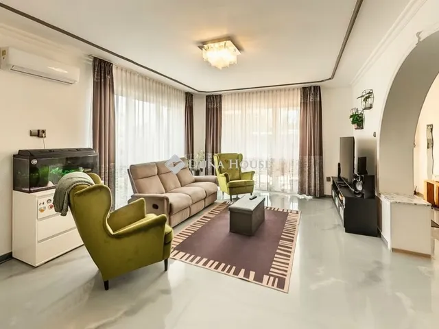 Eladó ház Inárcs 293 nm