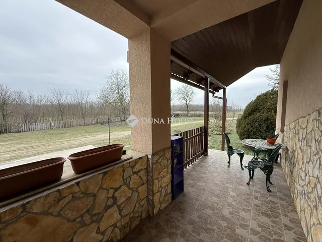 Eladó ház Kunadacs 220 nm