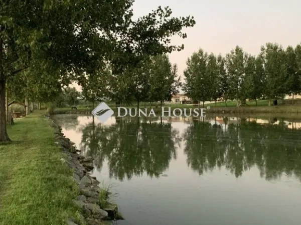 Eladó ház Császártöltés 189 nm