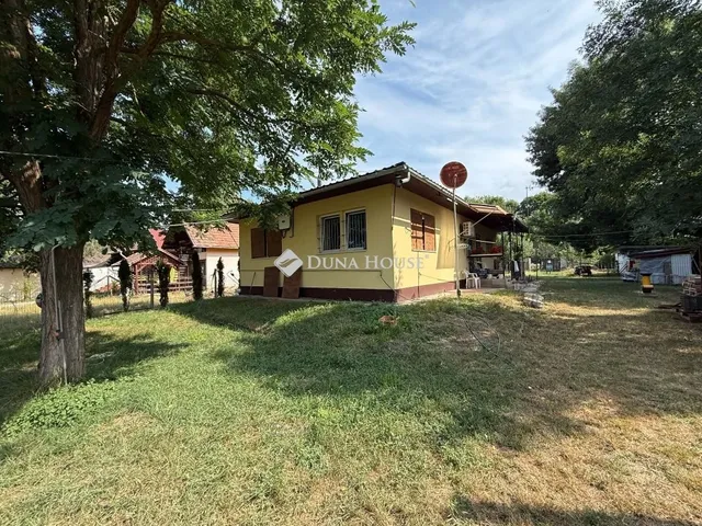 Eladó ház Tiszaug 85 nm