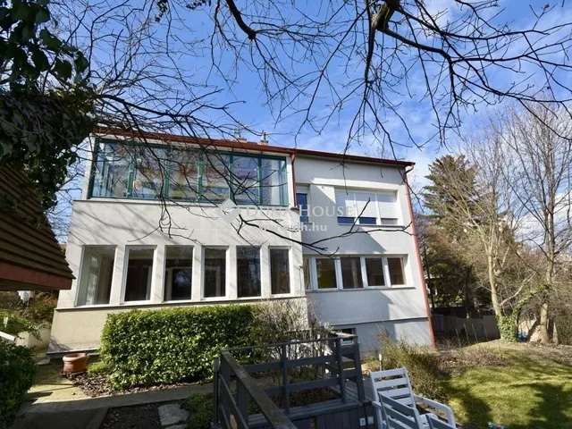 Kiadó lakás Budapest XII. kerület, Diósárok 137 nm