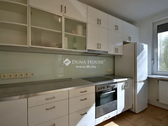 Kiadó lakás Budapest XII. kerület, Diósárok 137 nm