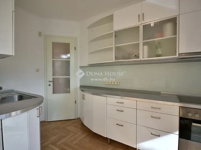 Kiadó lakás Budapest XII. kerület, Diósárok 137 nm