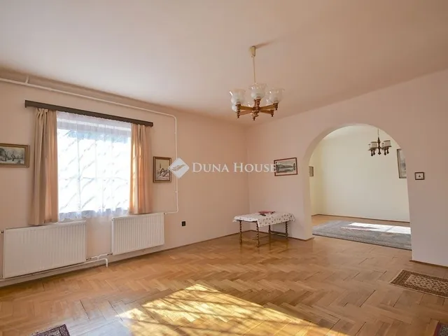 Eladó ház Budapest XVI. kerület, Árpádföld 250 nm