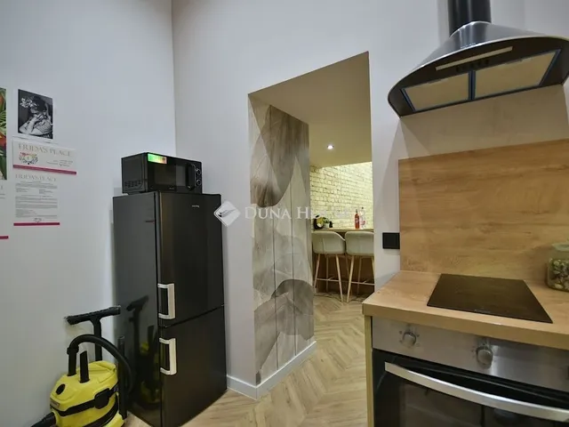 Eladó lakás Budapest VI. kerület, Nagykörúton kívüli terület 30 nm