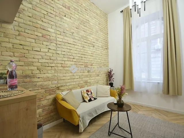 Eladó lakás Budapest VI. kerület 30 nm