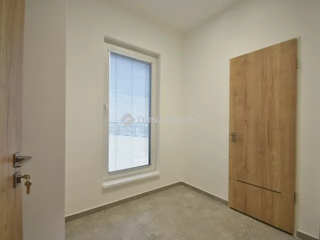 Kiadó kereskedelmi és ipari ingatlan Alsónémedi 671 nm