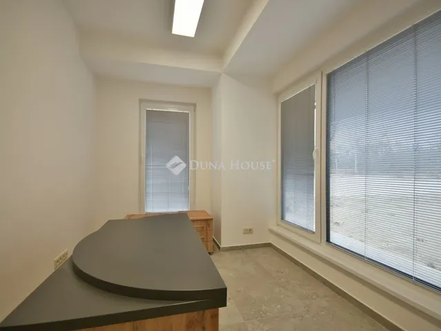 Kiadó kereskedelmi és ipari ingatlan Alsónémedi 671 nm