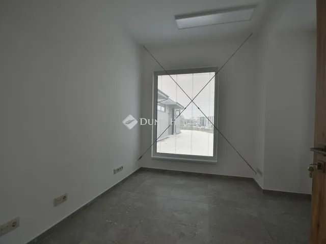 Kiadó kereskedelmi és ipari ingatlan Alsónémedi 671 nm