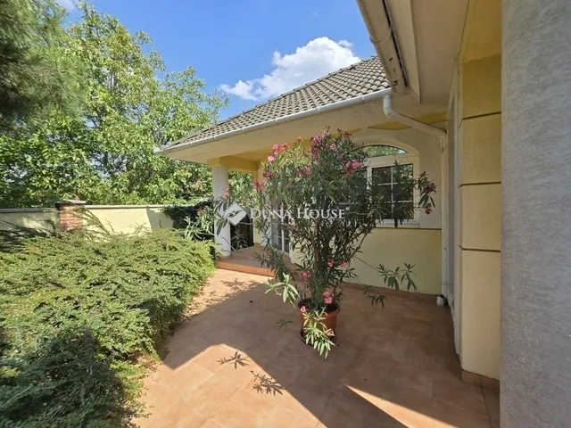 Eladó ház Érd 236 nm