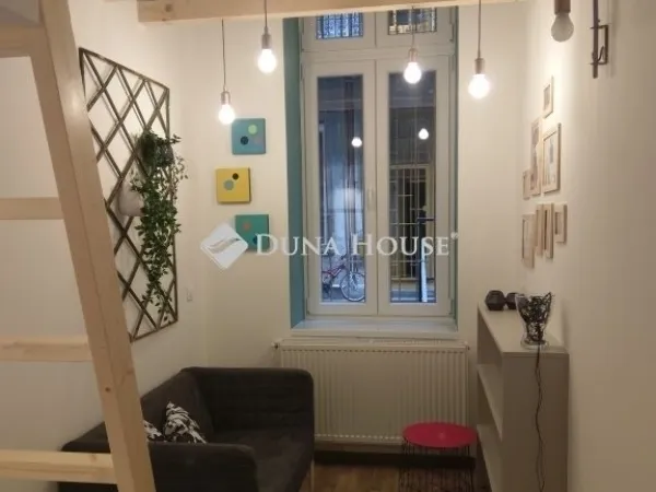 Eladó lakás Budapest VI. kerület, Nagykörúton kívüli terület 71 nm