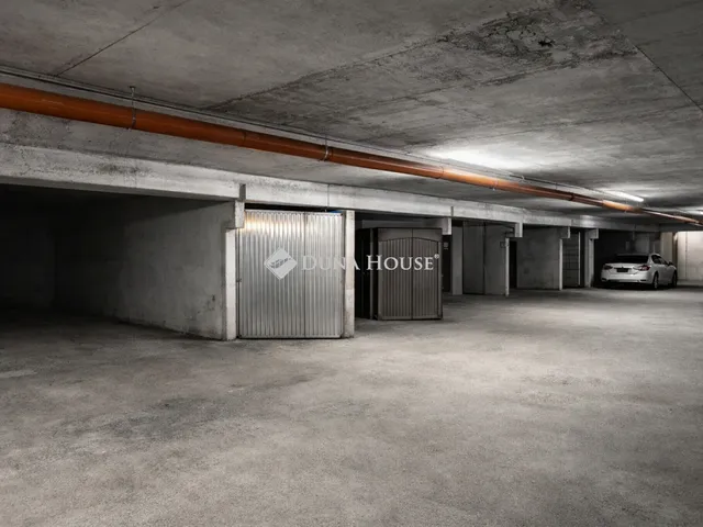 Eladó garázs Budapest VIII. kerület 18 nm