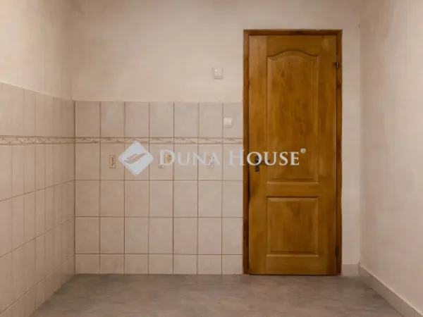 Eladó lakás Budapest VI. kerület, Nagykörúton kívüli terület 28 nm