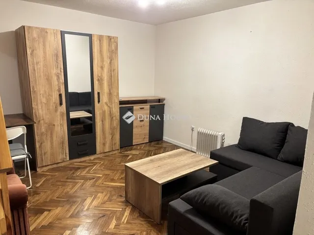 Kiadó lakás Budapest VI. kerület, Nagykörúton kívüli terület 23 nm