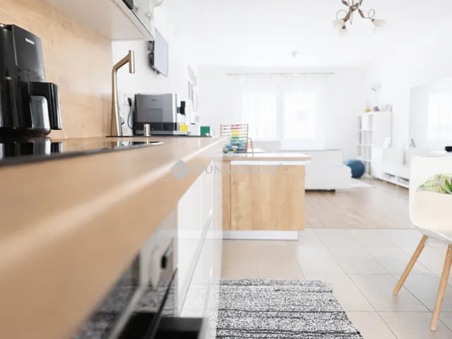 Eladó ház Budapest XVIII. kerület, Szemeretelep 230 nm