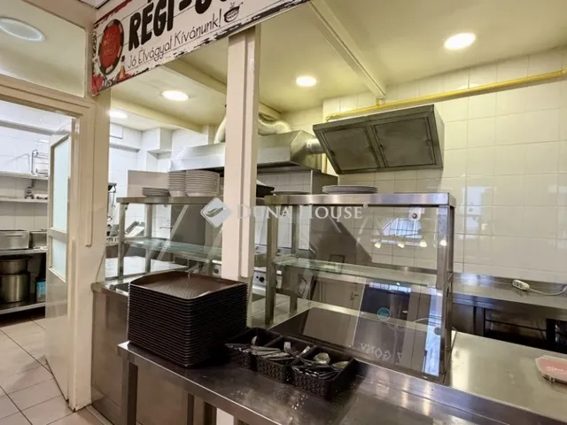 Eladó kereskedelmi és ipari ingatlan Budapest VIII. kerület 49 nm