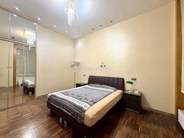 Eladó lakás Budapest II. kerület 100 nm