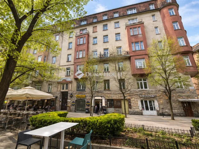 Eladó lakás Budapest II. kerület 100 nm