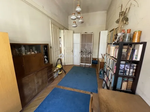 Eladó lakás Budapest VI. kerület 73 nm