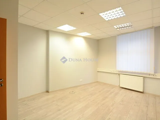 Eladó kereskedelmi és ipari ingatlan Budapest VIII. kerület, Palotanegyed 143 nm