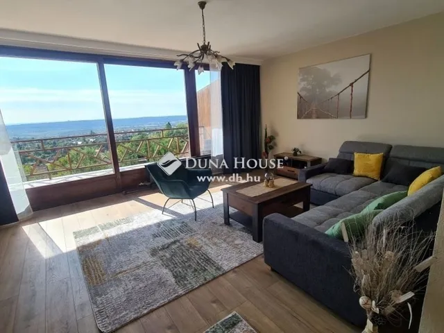 Eladó ház Budapest XII. kerület, Farkasvölgy 220 nm