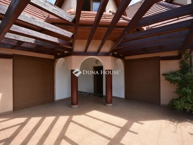 Eladó ház Érd 300 nm